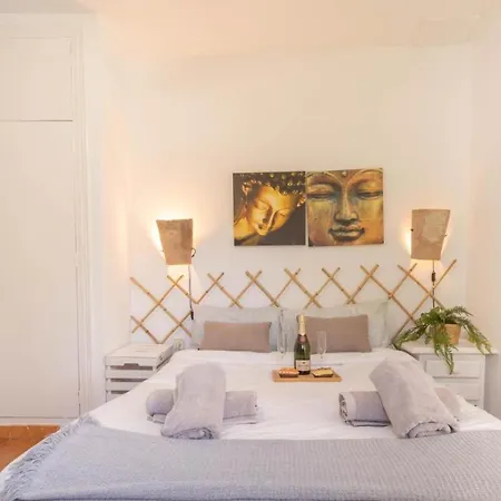 Flores Apartment *