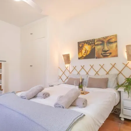 Apartment Flores